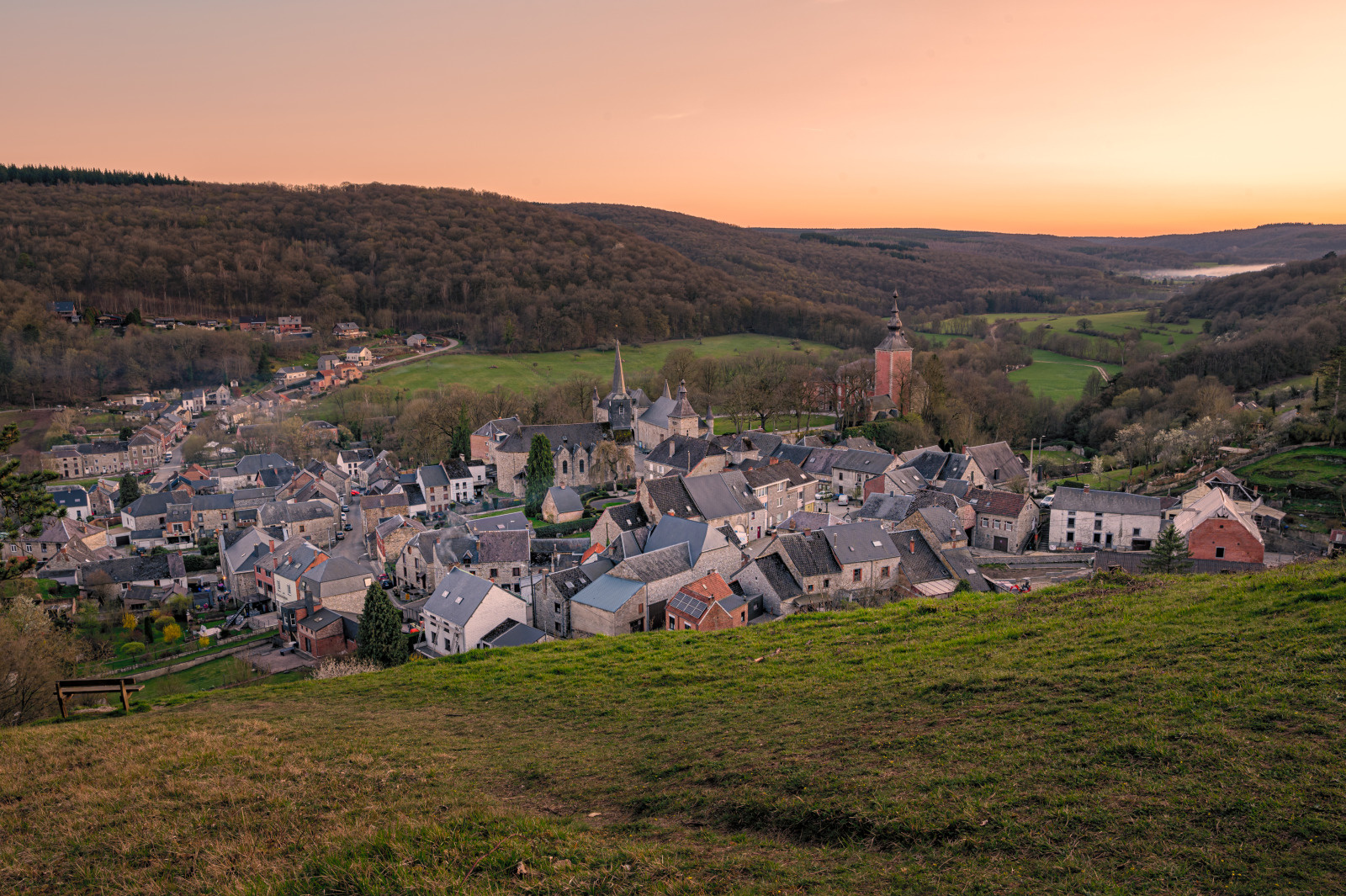 Panorama du village de Vierves-sur-Viroin